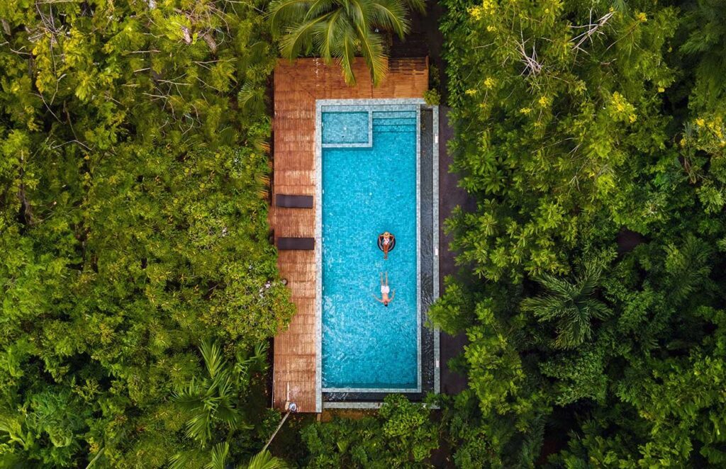 Sustainable Pool Villas: 2025 Eco Luxury Trends in Indian Wildlife Resorts